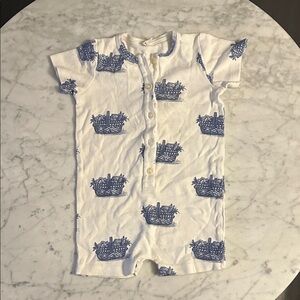 Kate Quinn White Romper with Blue Basket Print size 3T
